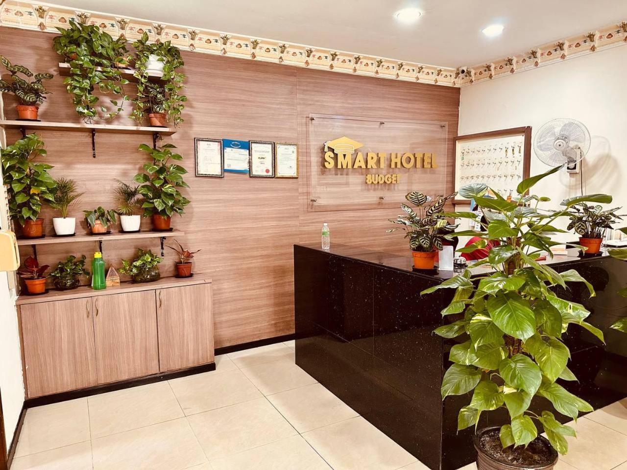Smart Budget Hotel - كلانغْ المظهر الخارجي الصورة